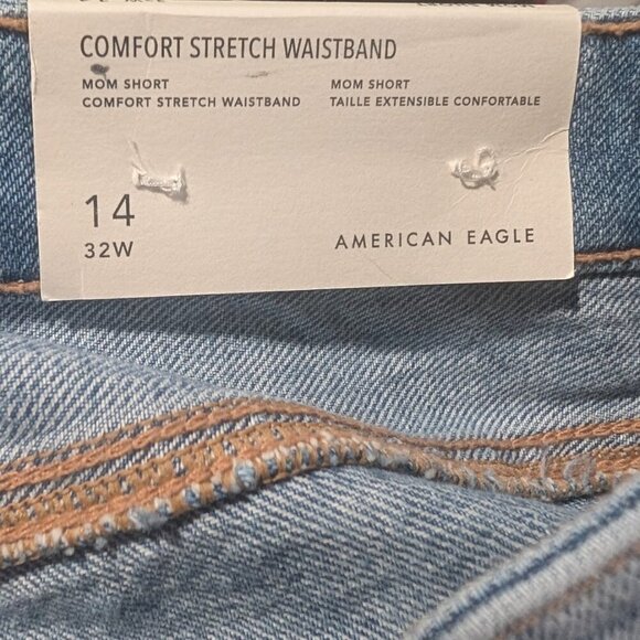 (Flaws) NWT AE | Distressed Mom Shorts in light blue - Picture 12 of 16